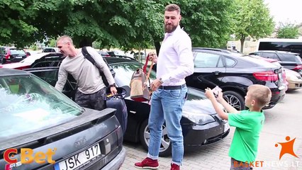 Ovaj košarkaš zarađuje milione a Vi sigurno vozite skuplji automobil od njega