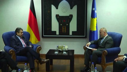 Almanya Dışişleri Bakanı Gabriel Kosova'da