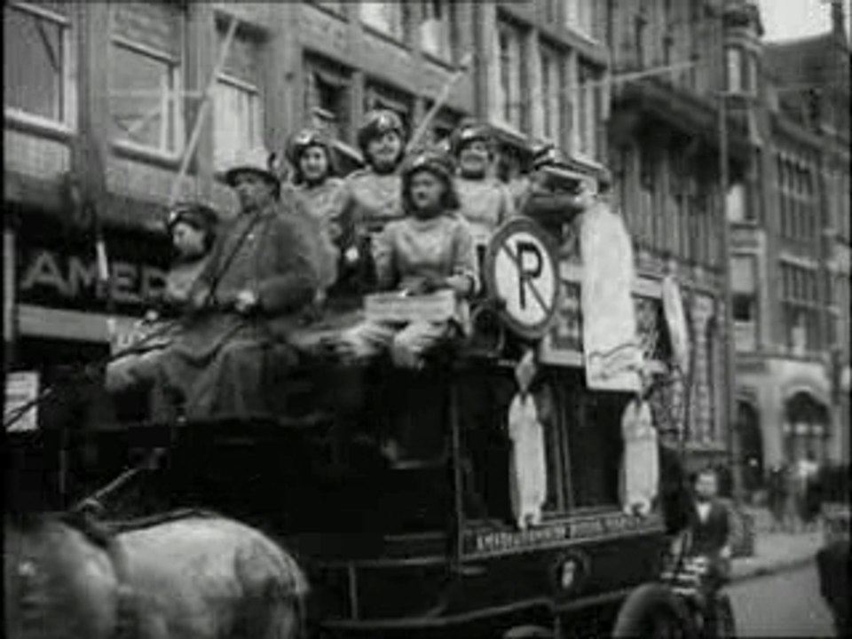 Polygoon WS 1941 - Polizei und Feuerwehr im Winterhilfswerk