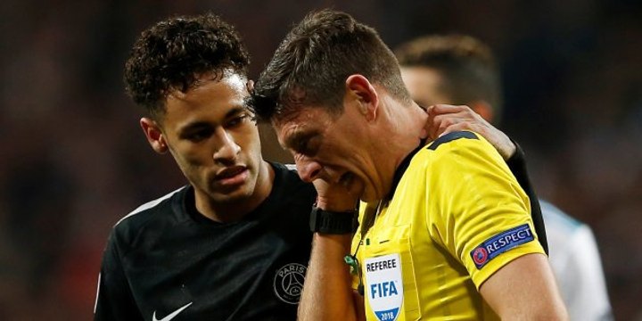 Real Madrid - PSG NEYMAR HEADSHOTS REFEREE