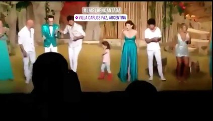 OLI en el saludo de La Isla Encantada - 13 de Febrero