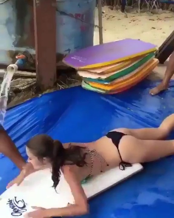 Il envoie cette fille directement sur l'autre rive! Fou