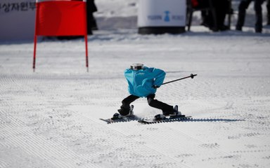 Regardez ce robot qui fait du ski en Corée du Sud !