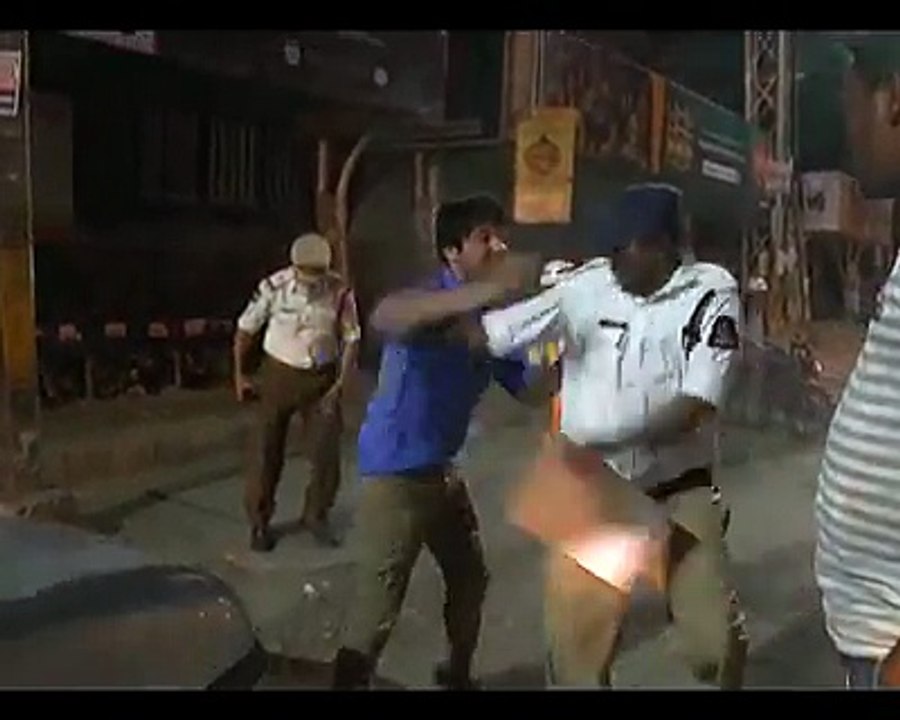 Drunk man attacks on traffic police at Hyderabad