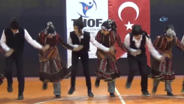 Muş'ta Okullar Arası Halk Oyunları Yarışması