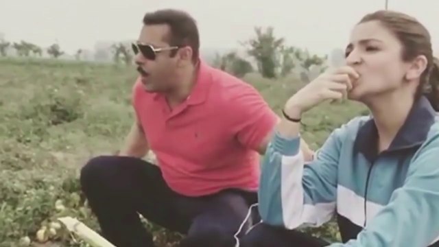 Salman Khan & Anushka Eating RAW Tomatoes During SULTAN Shoot
