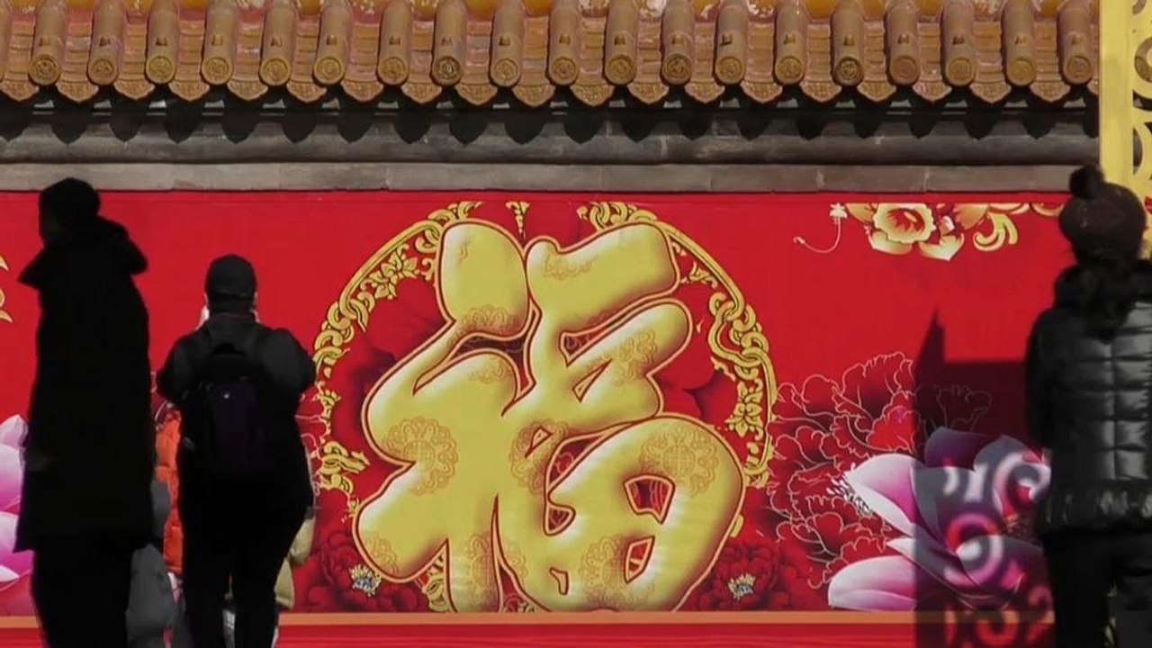 Chinesisches neujahrsfest: völkerwanderung nach hause