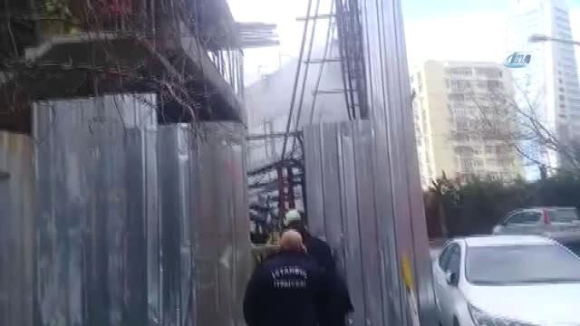 Beşiktaş'ta İnşaat Halindeki Binanın Giriş Katında Yangın Çıktı