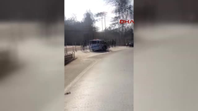 Dolmabahçe Sarayı Önünde Motosiklet Yandı - 4