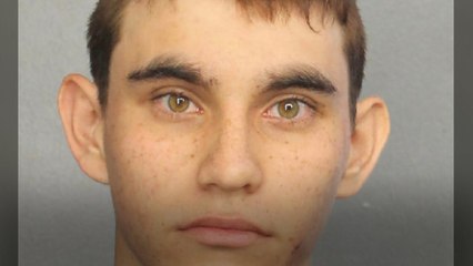 Brave student interviews classmates about gun control whilst hiding from shooter