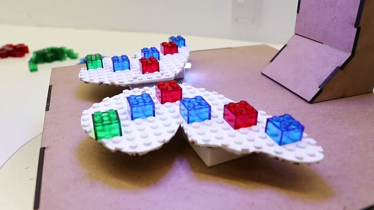 LEGO World Expo : des briques LEGO qui se transforment en drones