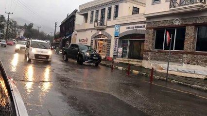 Bodrum'da sağanak yaşamı olumsuz etkiledi - MUĞLA