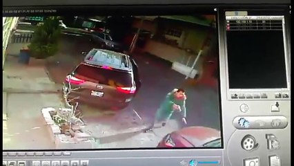 (VIDEO): Roban camioneta a punta de pistola delincuentes peligrosos en Ecatepec
