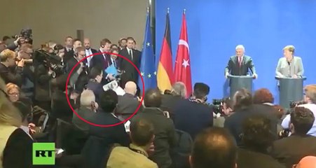 İşte Başbakan Yıldırım'ın Terör Yandaşı Gazeteciye Haddini Bildirdiği Anlar