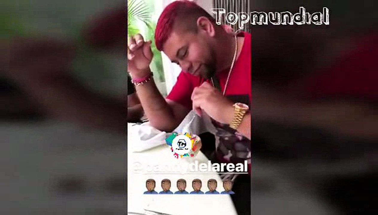 Bad Bunny se burla de su nueva tema amorfoda y se le olvida su nombre wisin con problemas en chile