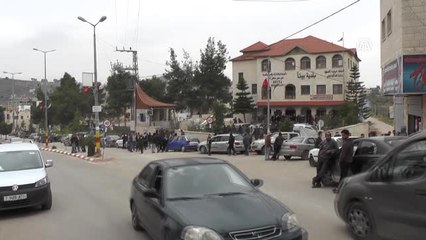 İsrail Askerlerinden "Zeytin Ağacı Diken Filistinlilere" Müdahale