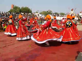 Gair Ghoomar-Performed By Both Men & Women