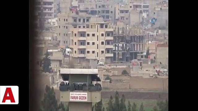 Terör örgütü YPG�liler sınırdaki binaları boşalttı
