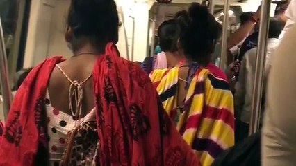 டெல்லி மெட்ரோவில் திக்! திக்!- வீடியோ