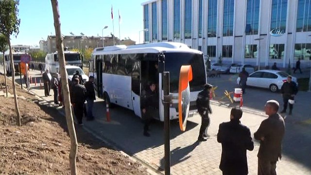 Ankesörlü telefondan bağlantı kuran 10 askere FETÖ gözaltısı