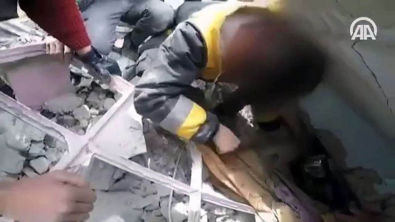 Esed katliamları bitmiyor...  2'si çocuk 6 sivil daha bombardımanlarda hayatını kaybetti