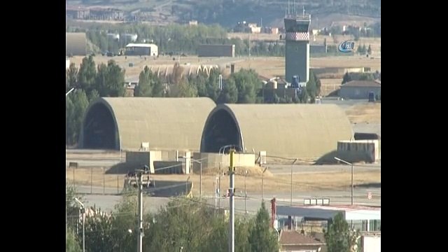 İzmir´de askeri uçak düştü! 2 askerimiz şehit oldu