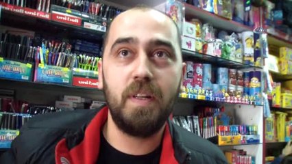 Dükkanının Önünde Bulduğu 17 Bin Lirayı Sahibine Teslim Etti