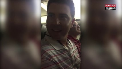 Un pilote annonce à un passager que sa femme est enceinte (Vidéo)