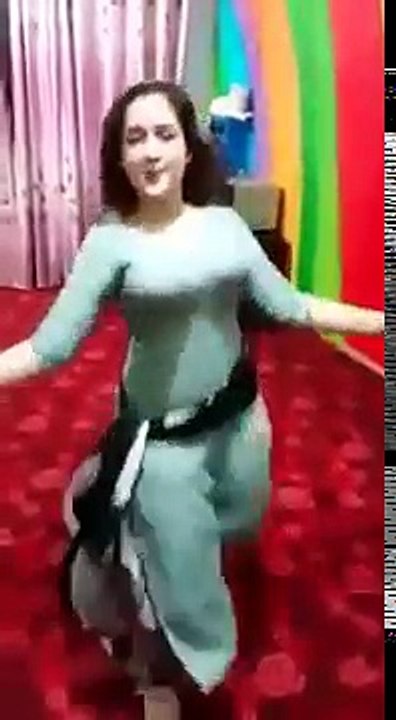 Dance_Video_Hot_Pakistani_girl_(home_made_dance)_local_dance_recording_dance