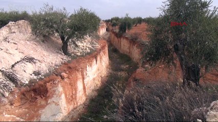 Afrin'de teröristler 5 kilometre hendek kazmış