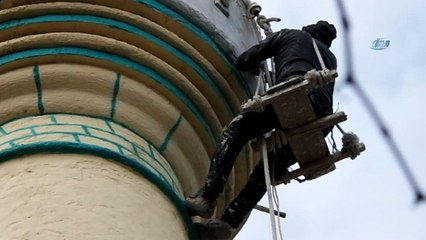 Burhaniye’de 57 yıllık minare ustası iş başında