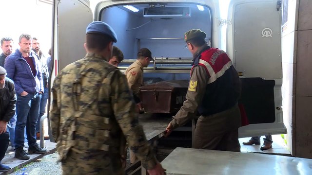 İzmir'de askeri eğitim uçağının düşmesi - Şehit pilotların cenazeleri İzmir Adli Tıp Kurumu'na getirildi - İZMİR