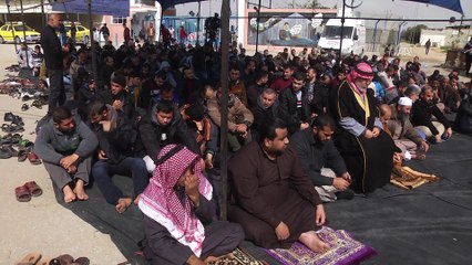 Ablukanın kaldırılmasını isteyen Filistinliler cuma namazını Erez Sınır Kapısı önünde kıldı - GAZZE
