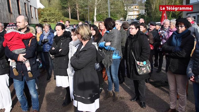 Lannion. Grand rassemblement devant l'hôpital