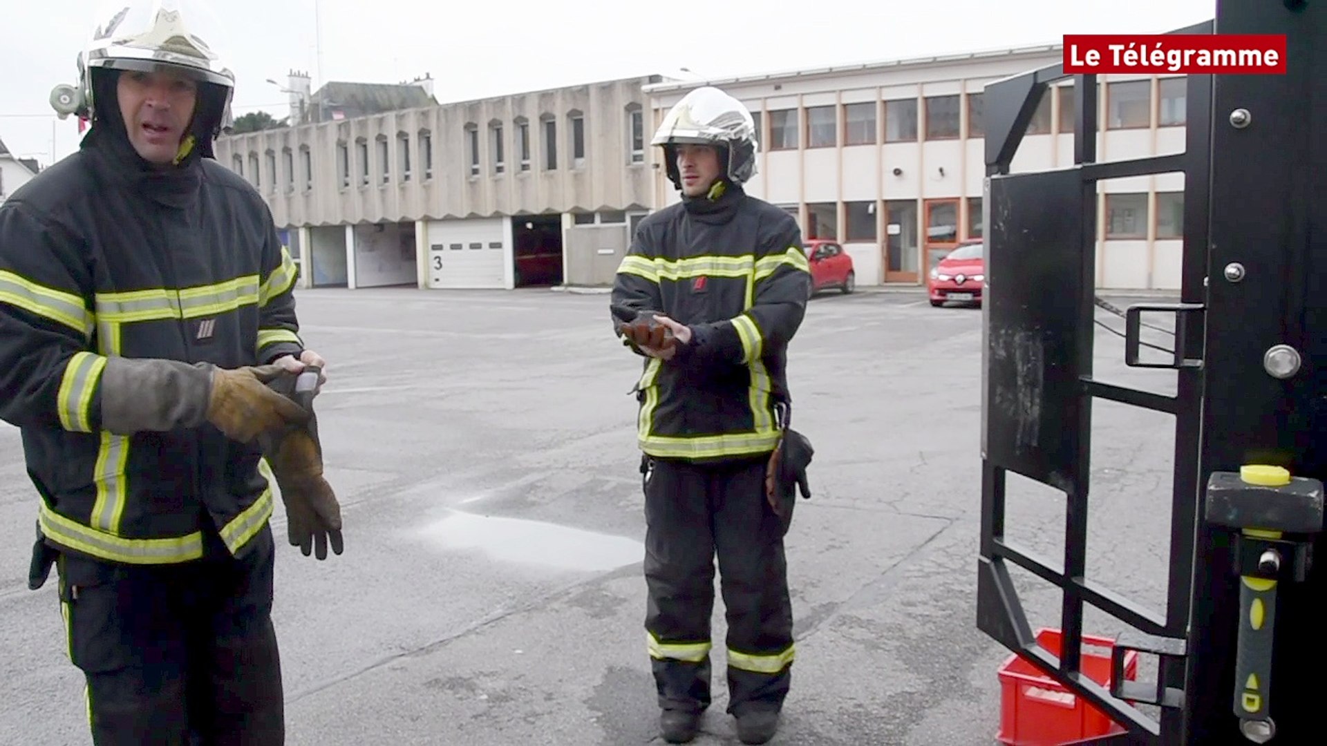 Lorient. Portes blindées : les pompiers en formation - Vidéo Dailymotion