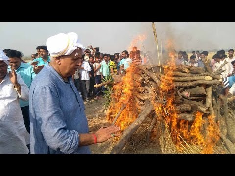 Deoria people gave last tribute to Shaheed Prem Sagar on his funeral