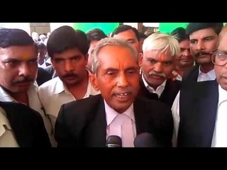 Download Video: गोरखपुर: तहसीलदार सदर को देख गुस्‍से में आ गए वकील II  Advocates protest in Gorakhpur Court