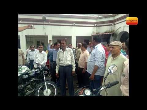 PWD अफसर से धक्का-मुक्की, भाजपा कार्यकर्ता और कर्मचारी आमने-सामने