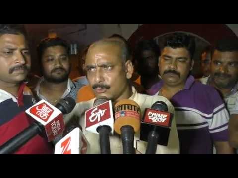 अपनी ही सरकार के मुलाजिमों के खिलाफ कोतवाली में धरने पर बैठे विधायक