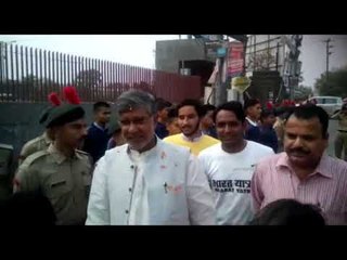 दून में कैलाश सत्यार्थी, बच्चों ने बरसाए फूल