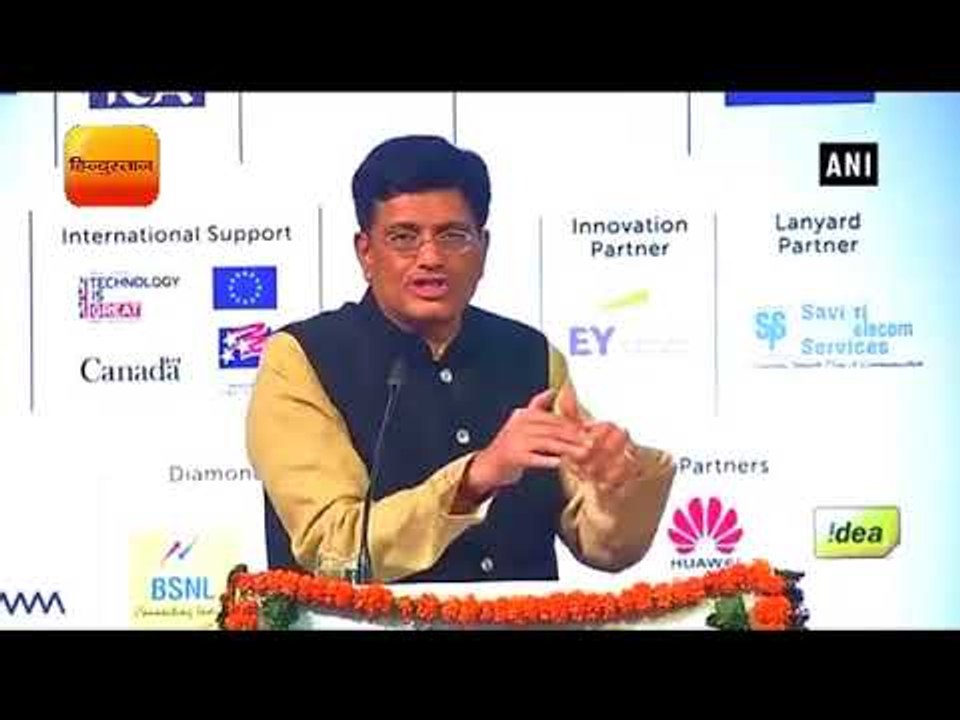 रेल मंत्री पीयूष गोयल बोले सभी रेल कोचों में लगेंगे CCTV कैमरा TTE ड्यूटी पर पहनेंगे ड्रेस