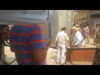 कानपुर के रामलला मंदिर में घुसी पुलिस पदाधिकारियों पर लाठीचार्ज