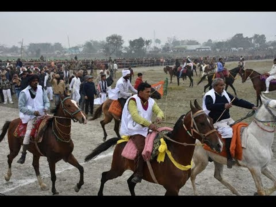मुजफ्फरपुर के बोचहां में हुई घुड़दौड़, देखने पहुंचे डिप्टी सीएम सुशील मोदी