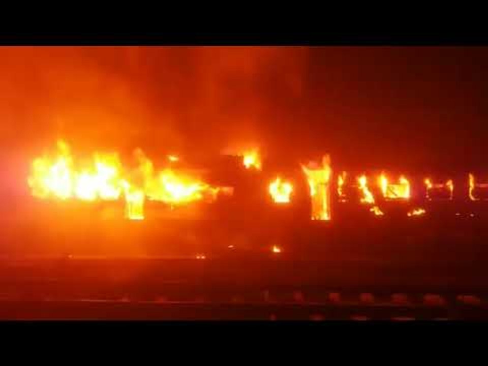बर्निग ट्रेन: पटना-मोकामा पैसेंजर ट्रेन में लगी आग, 4 बोगियां खाक