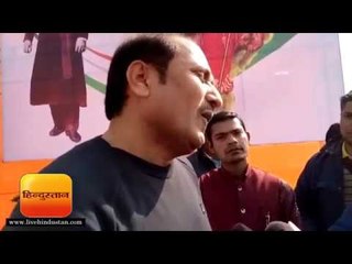 चेतन चौहान और सुरेश राणा के साथ 500 विद्यार्थियों ने किया सूर्य नमस्कार