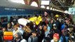 स्टेशन पर उमड़ी यात्रियों की भीड़, सुरक्षाबल नदारद II Heavy crowds in Aligarh railway station