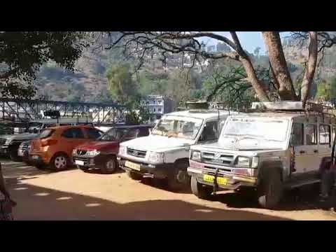 उत्तराखंड: प्रतिबंध के बावजूद ट्रामा सेंटर के आगे से नहीं हट रही गाड़ियां
