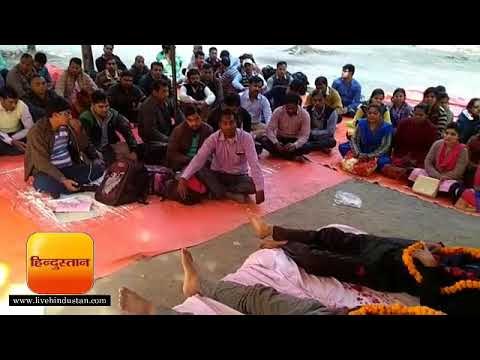 मौलिक नियुक्ति की मांग कर रहे अनशनकारियों की बिगड़ी तबीयत