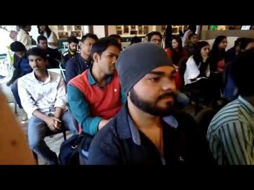 यूपी समाचार II वैलेंटाइन्स डे पर युवाओं ने कवित...