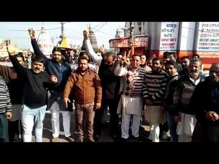 गंगा में अस्थि विसर्जन पर मंत्री के बयान से मचा बवाल